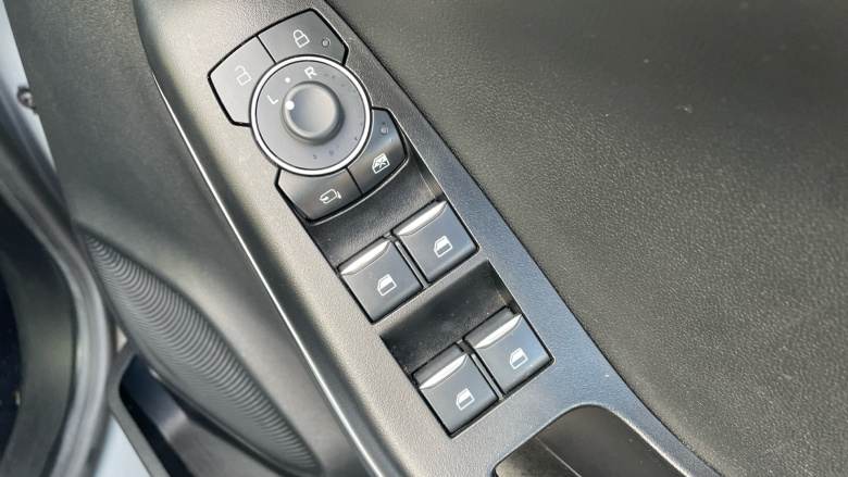 Ford Puma 1.0 EcoBoost Hybrid mHEV Titanium 5dr DCT Petrol Hatchback